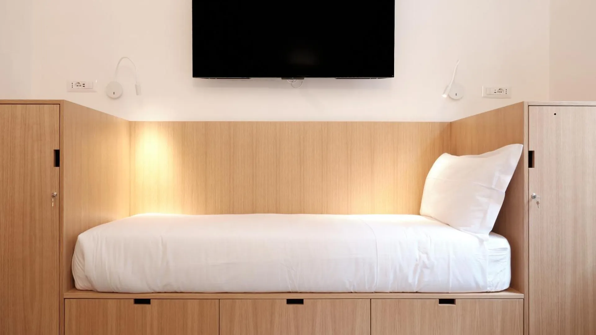 Station To Station Rome Ensuite Rooms Guest house